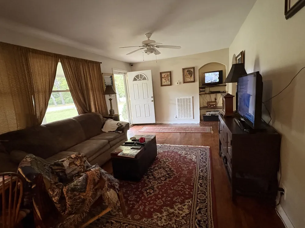 456 Ewing Ln Nashville, TN 37207
