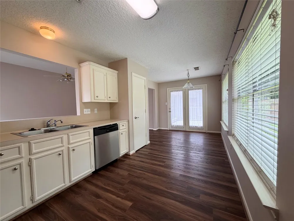 4006 Hunnington Drive Conroe, TX 77303
