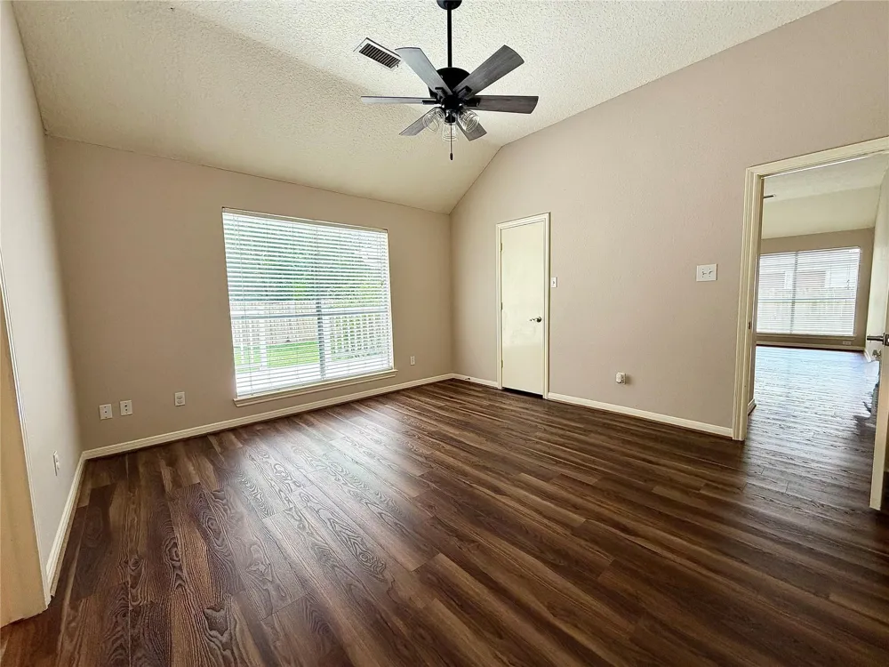 4006 Hunnington Drive Conroe, TX 77303