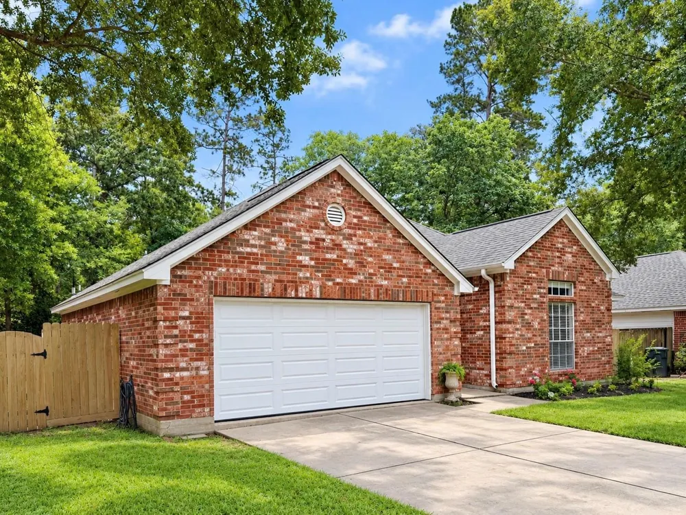 4006 Hunnington Drive Conroe, TX 77303