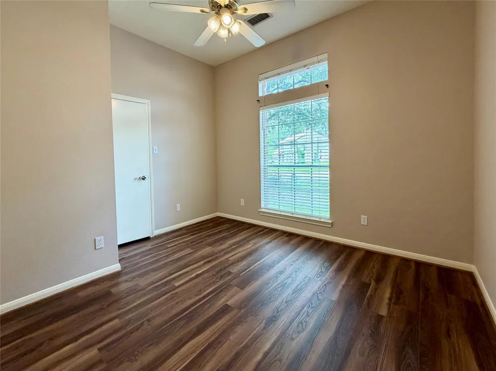 4006 Hunnington Drive Conroe, TX 77303