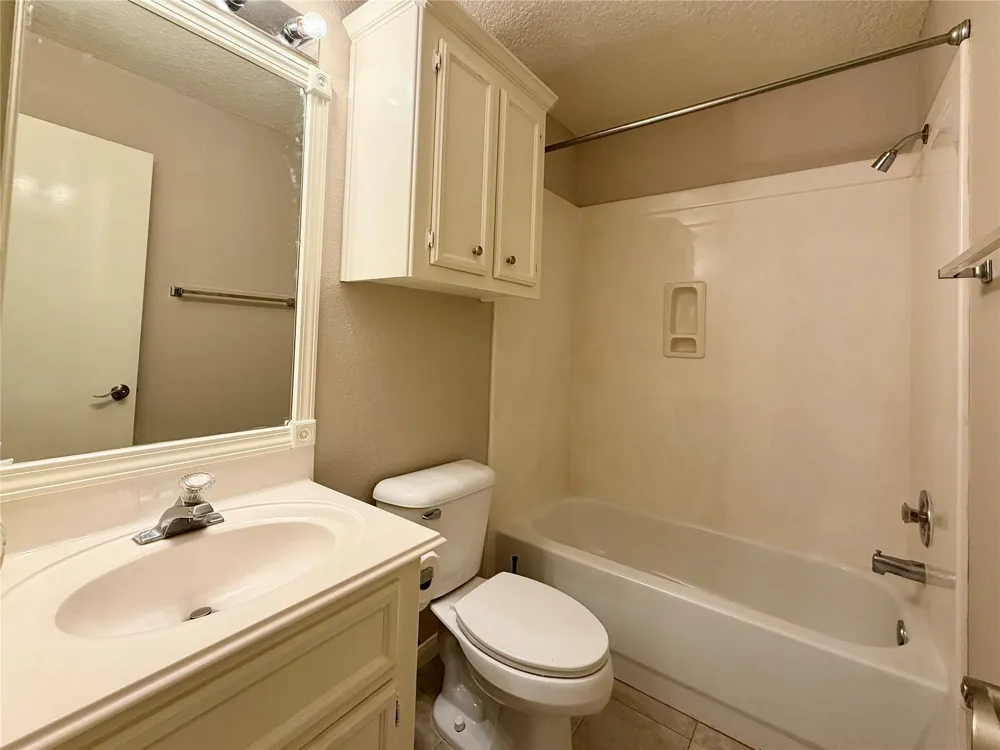 4006 Hunnington Drive Conroe, TX 77303