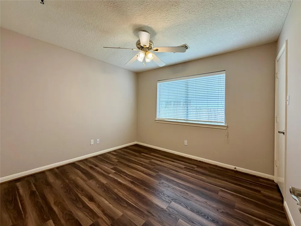 4006 Hunnington Drive Conroe, TX 77303