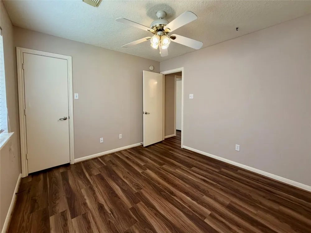 4006 Hunnington Drive Conroe, TX 77303