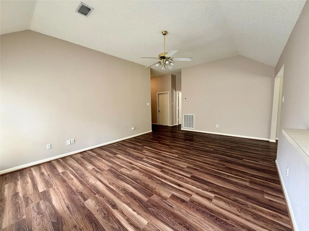 4006 Hunnington Drive Conroe, TX 77303