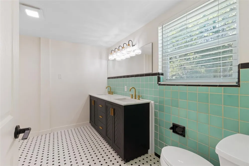 1524 SW 37TH AVENUE Gainesville, FL 32608