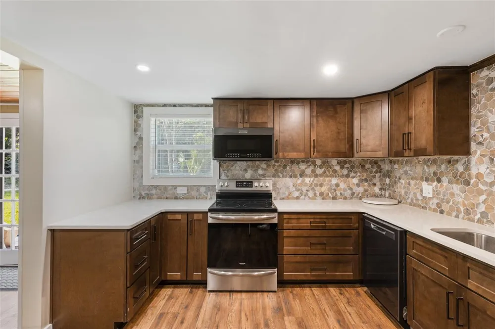 1524 SW 37TH AVENUE Gainesville, FL 32608