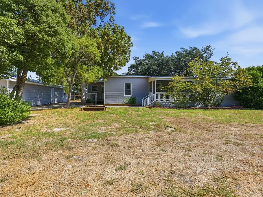 324 E King Rockport, TX 78382