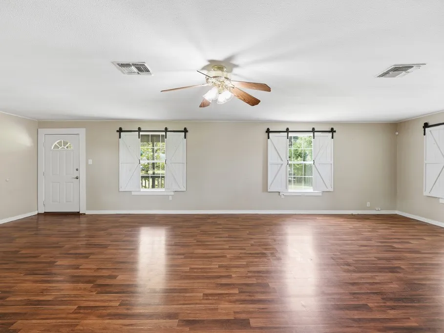324 E King Rockport, TX 78382