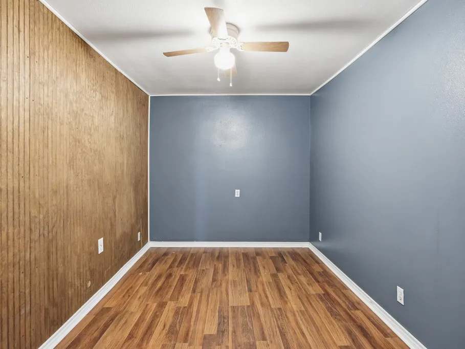 324 E King Rockport, TX 78382