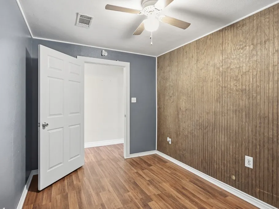 324 E King Rockport, TX 78382