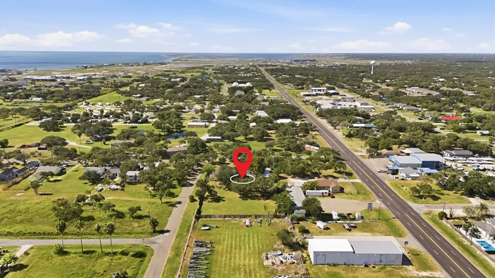 324 E King Rockport, TX 78382