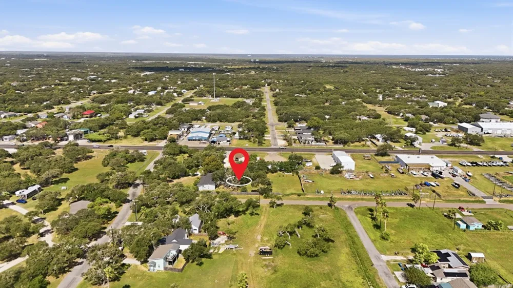 324 E King Rockport, TX 78382