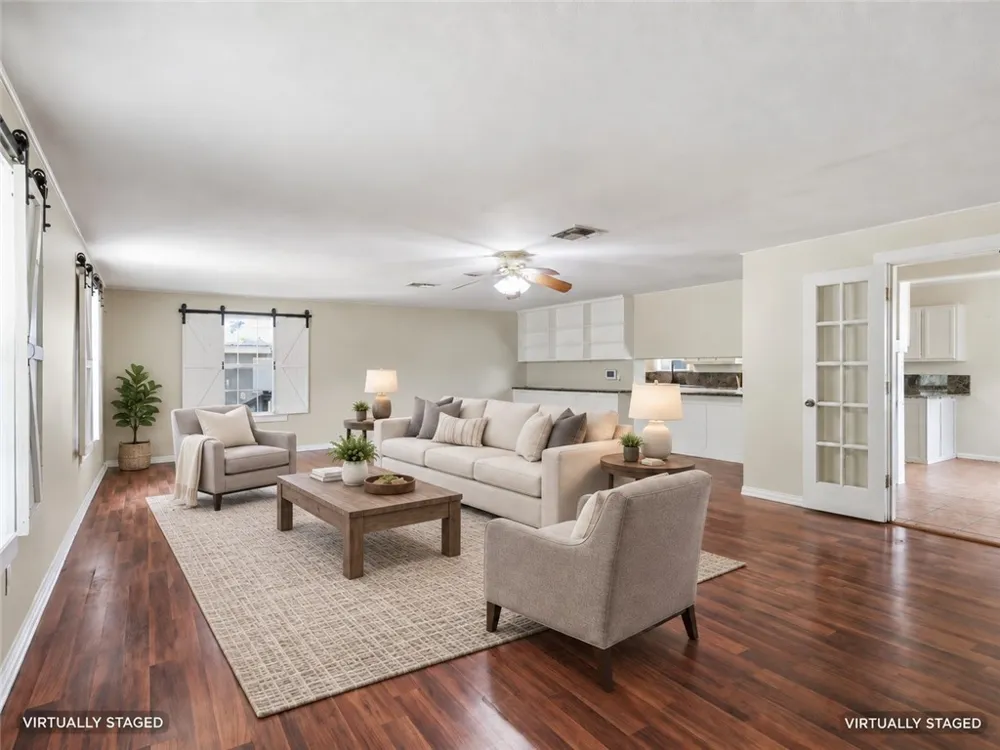 324 E King Rockport, TX 78382