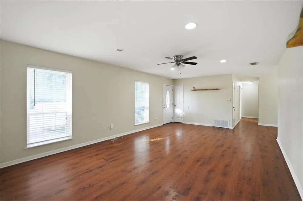 1307 William Street George West, TX 78022