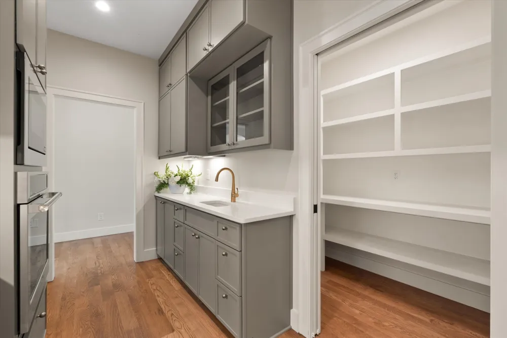 2518 Ashwood Ave Nashville, TN 37212