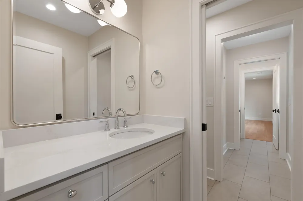 2518 Ashwood Ave Nashville, TN 37212