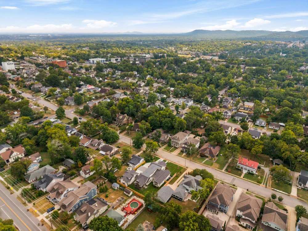 2518 Ashwood Ave Nashville, TN 37212
