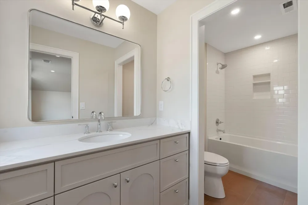 2518 Ashwood Ave Nashville, TN 37212