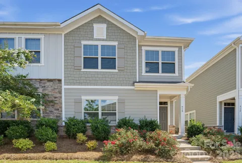 918 Sagecroft Lane