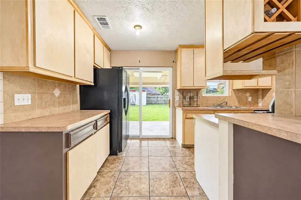 1009 Wisconsin Street South Houston, TX 77587