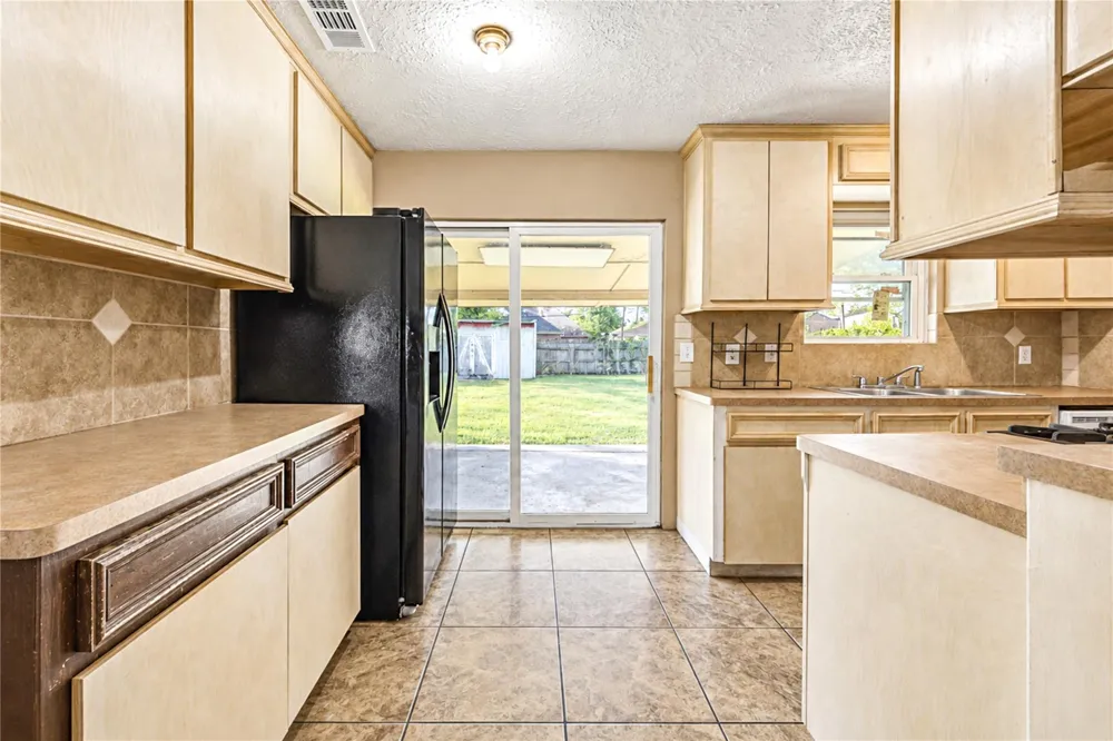 1009 Wisconsin Street South Houston, TX 77587