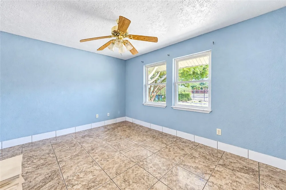 1009 Wisconsin Street South Houston, TX 77587
