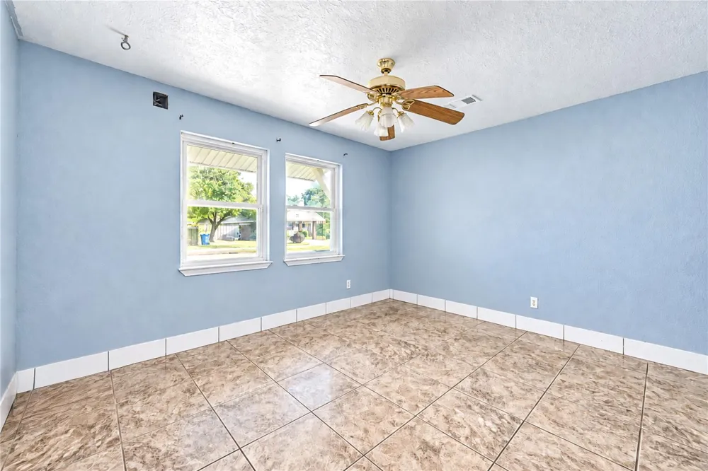 1009 Wisconsin Street South Houston, TX 77587