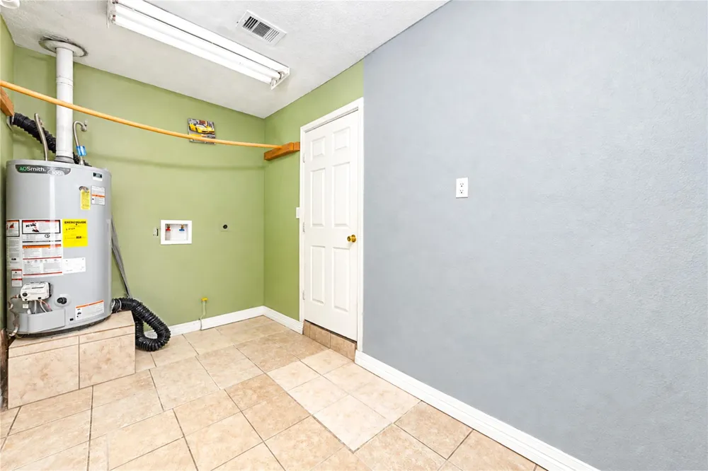 1009 Wisconsin Street South Houston, TX 77587