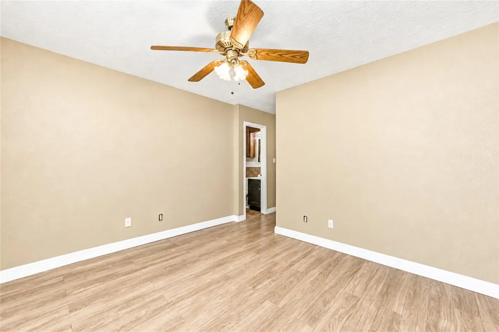 1009 Wisconsin Street South Houston, TX 77587