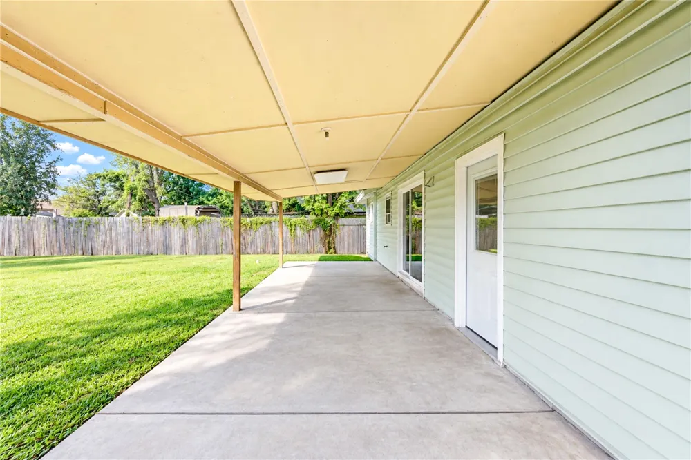 1009 Wisconsin Street South Houston, TX 77587