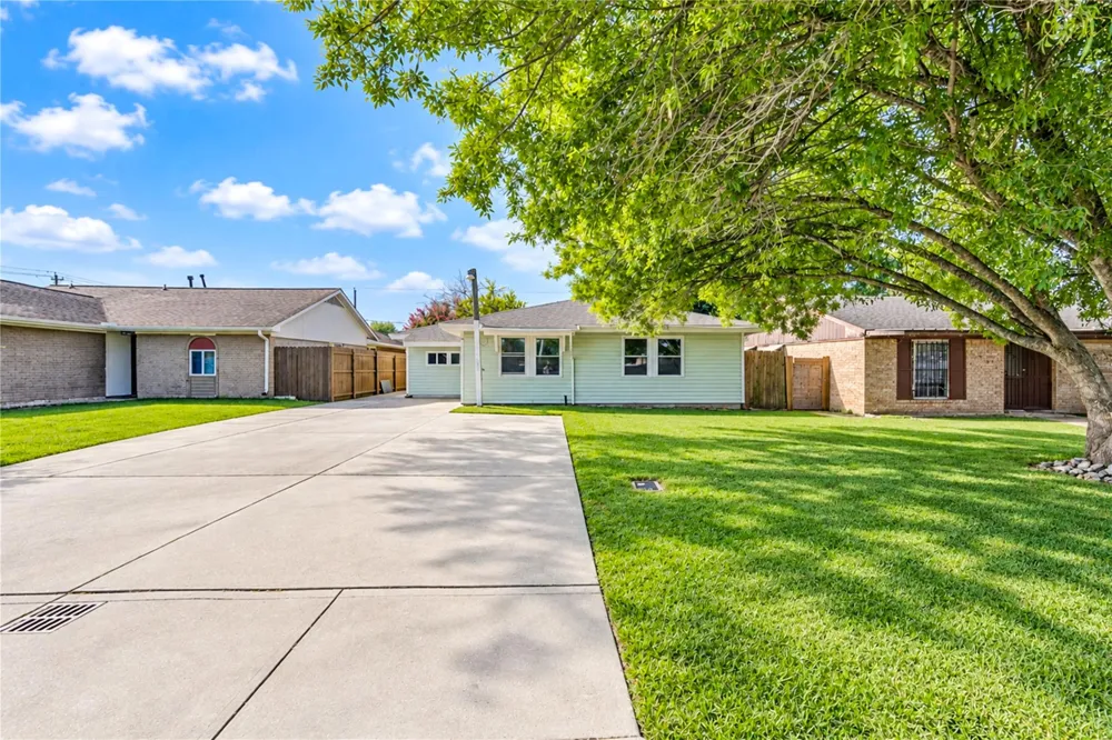 1009 Wisconsin Street South Houston, TX 77587