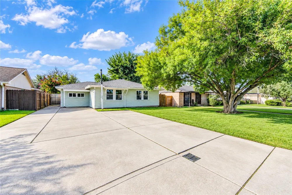 1009 Wisconsin Street South Houston, TX 77587