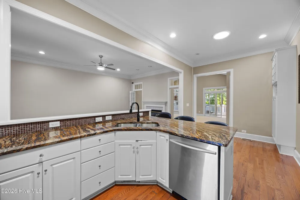 5212 Crosswinds Drive Wilmington, NC 28409