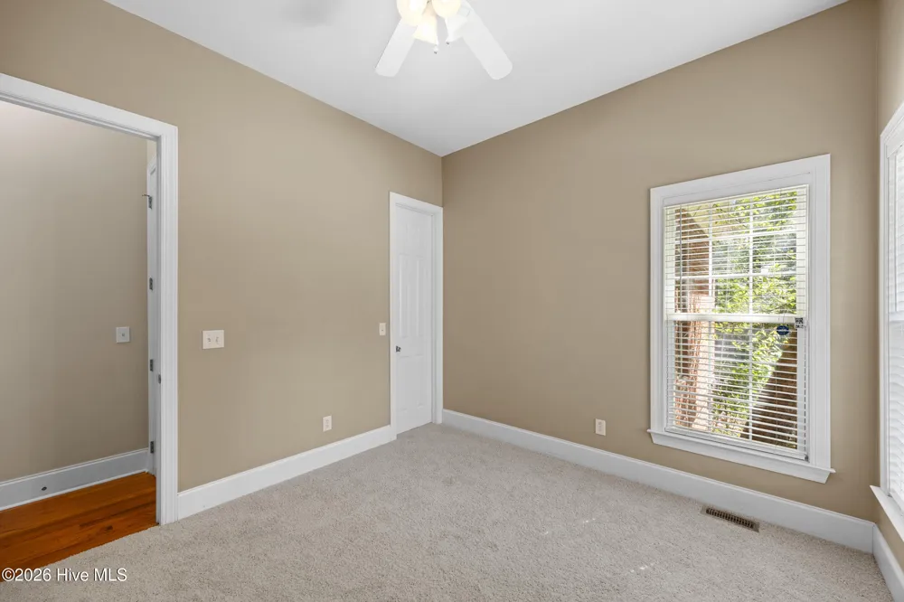 5212 Crosswinds Drive Wilmington, NC 28409