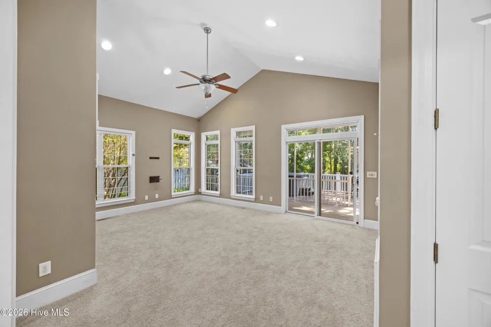 5212 Crosswinds Drive Wilmington, NC 28409
