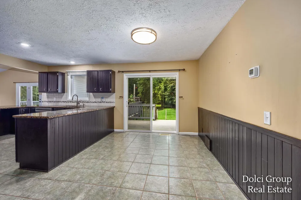 2055 S Peters Road Casnovia, MI 49318
