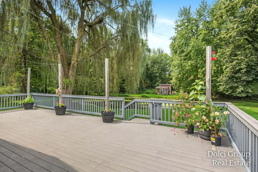 2055 S Peters Road Casnovia, MI 49318