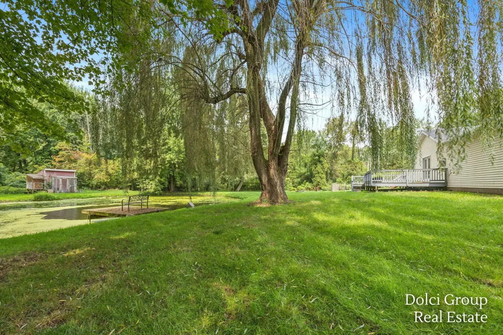 2055 S Peters Road Casnovia, MI 49318