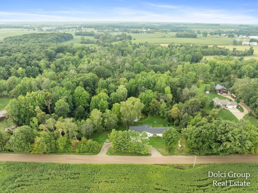 2055 S Peters Road Casnovia, MI 49318