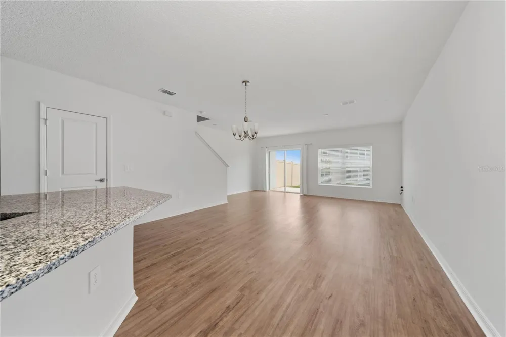 9425 WESTSIDE HILLS DRIVE Davenport, FL 33896