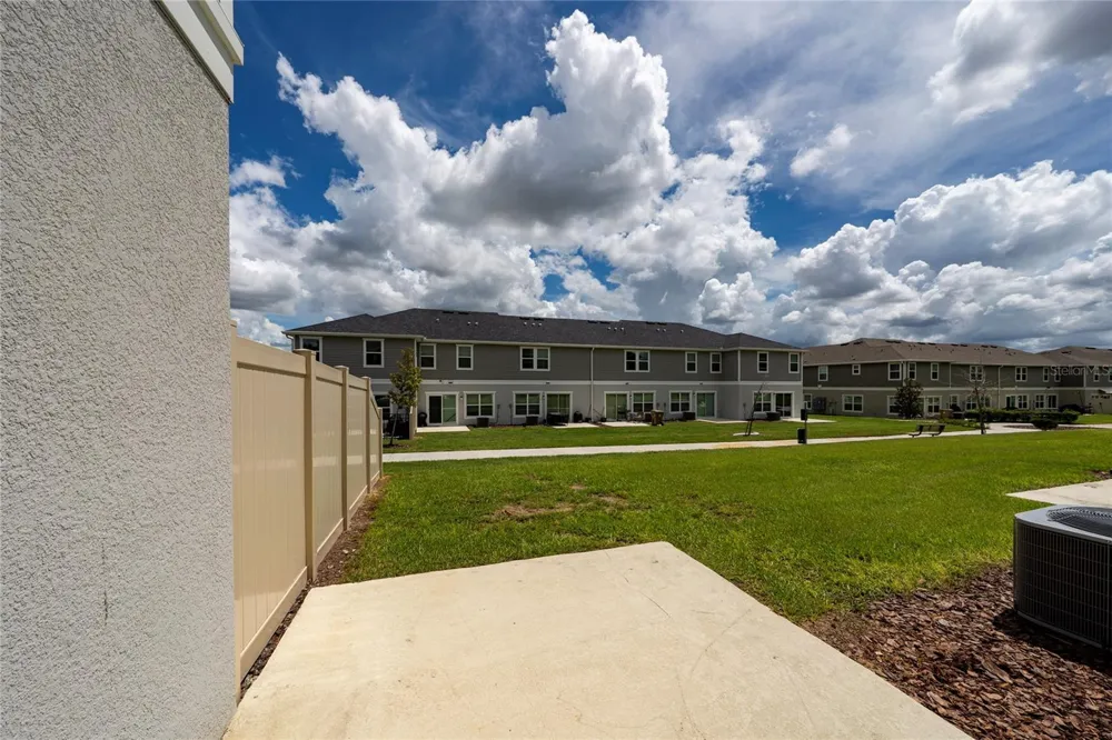 9425 WESTSIDE HILLS DRIVE Davenport, FL 33896