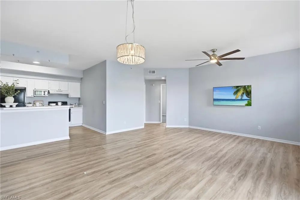 4670 Saint Croix Lane #627 Naples, FL 34109