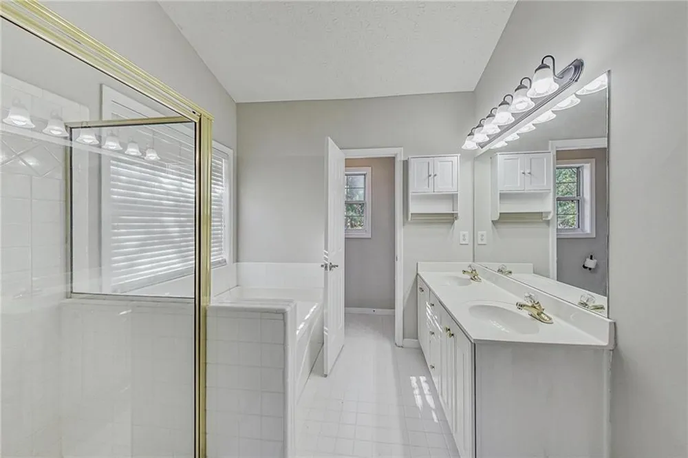 326 Canterbury Place Drive Suwanee, GA 30024