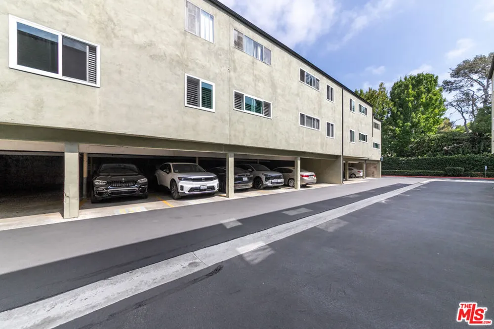 4838 Hollow Corner Road #315 Culver City, CA 90230