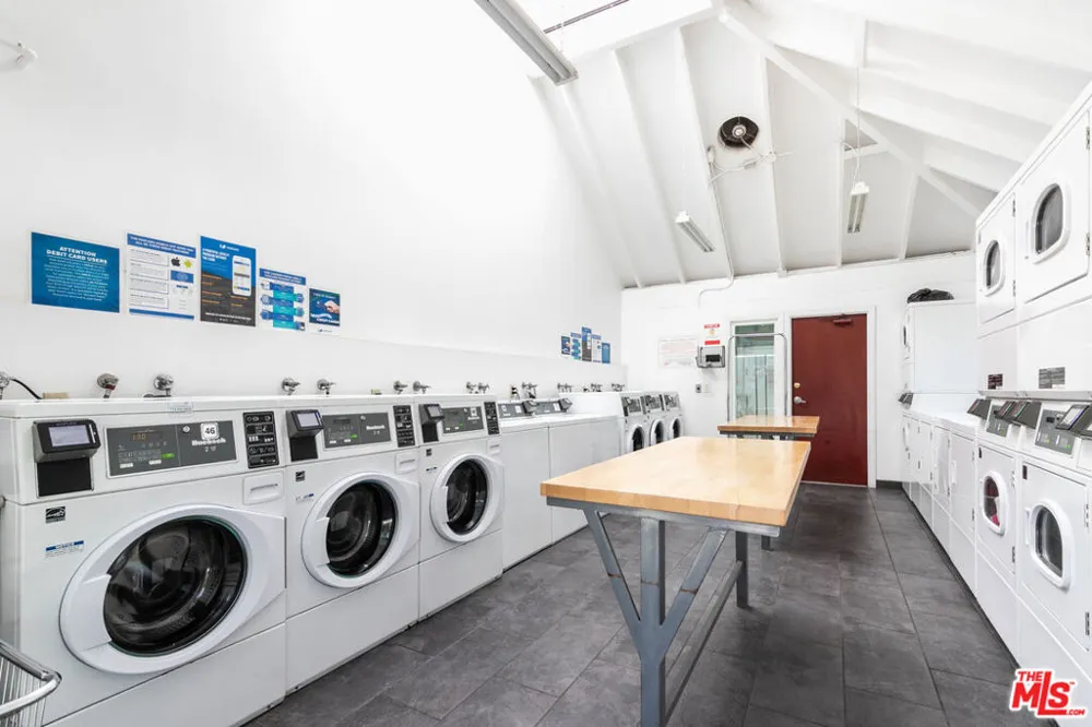 4838 Hollow Corner Road #315 Culver City, CA 90230