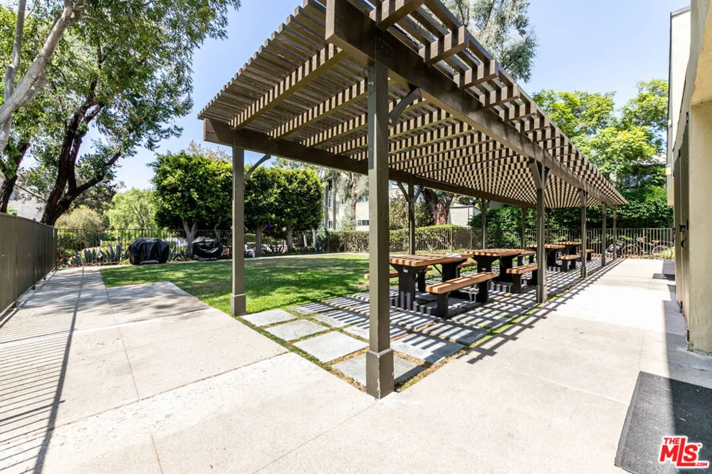 4838 Hollow Corner Road #315 Culver City, CA 90230