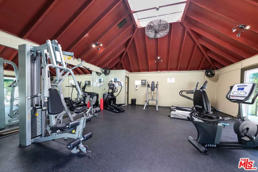 4838 Hollow Corner Road #315 Culver City, CA 90230