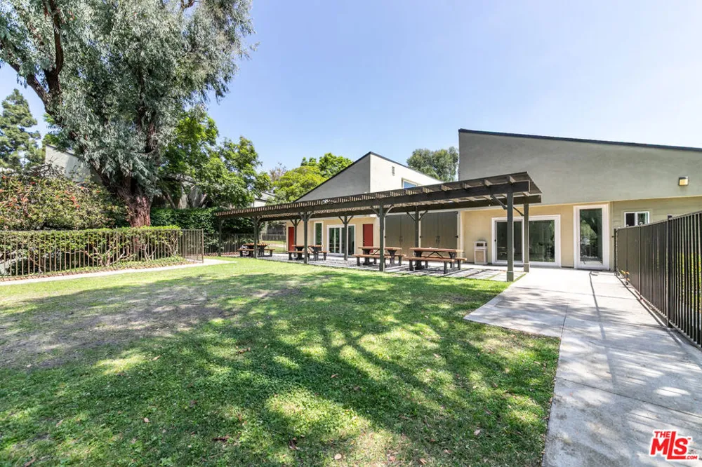 4838 Hollow Corner Road #315 Culver City, CA 90230
