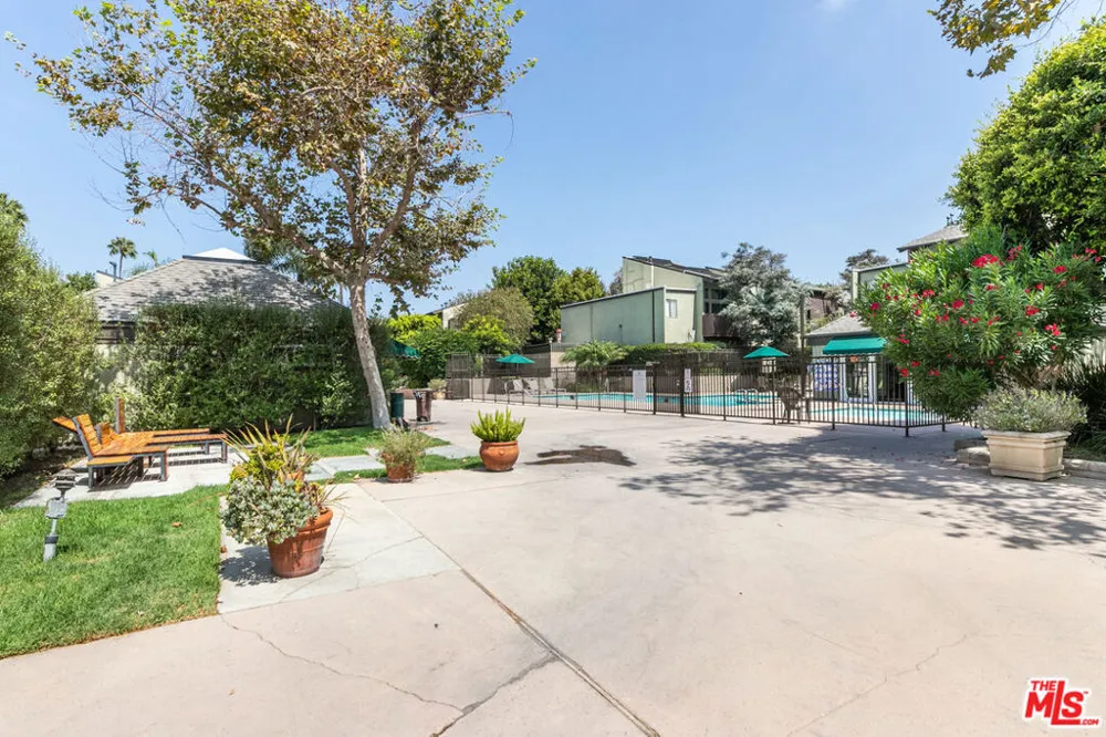 4838 Hollow Corner Road #315 Culver City, CA 90230
